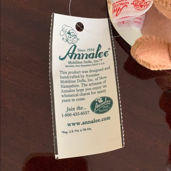 Annalee 8” Bear-ly Skating Figurine - Picture 5 of 7